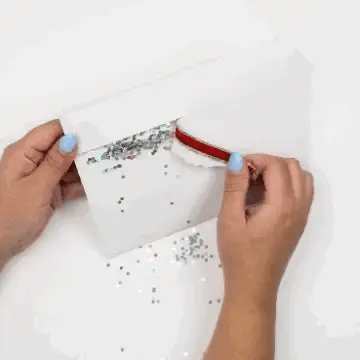 Lot de 3 enveloppes piégées avec des paillettes