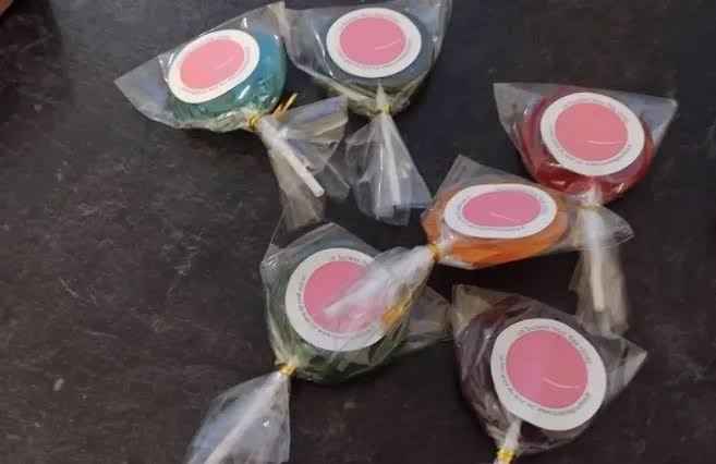 La sucette goût bite - La gourmandise qui ose tout !