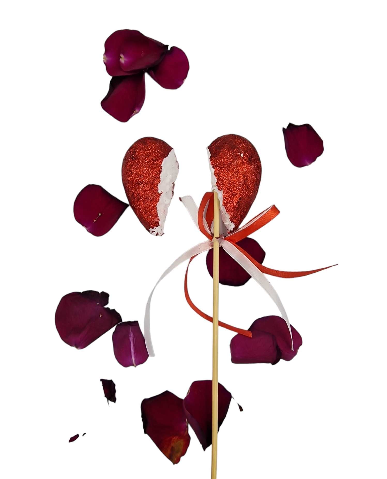 Bouquet de roses rouges fanées